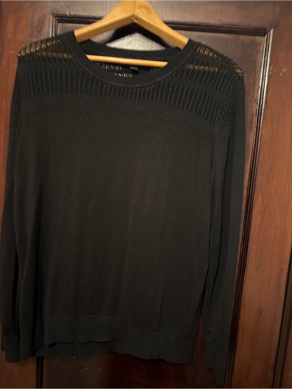 Womens Banana Republic Lightweight Black Crewneck Sweater